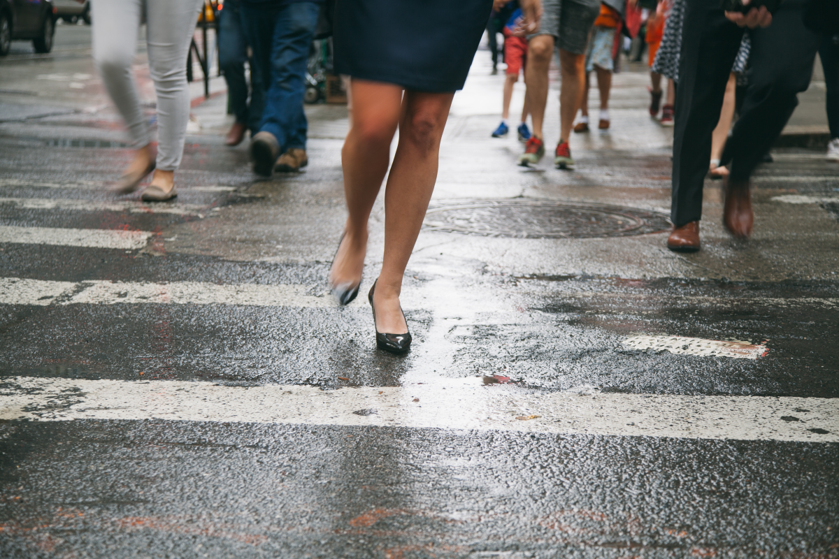 people-crossing-the-street-2026-01-09-09-42-17-utc- resize